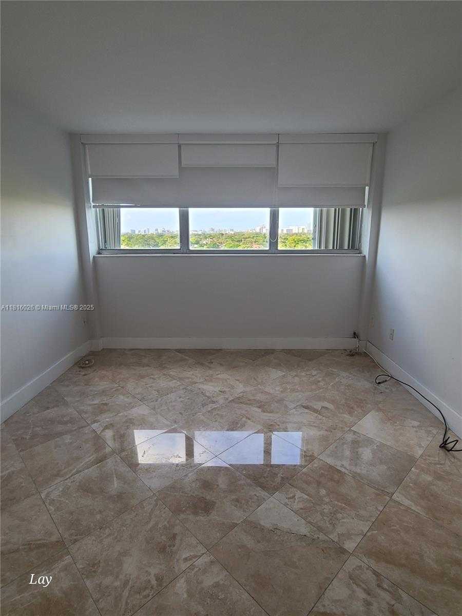 Small Image of 16850 SOUTH GLADES DR #7F, North Miami Beach Number 5