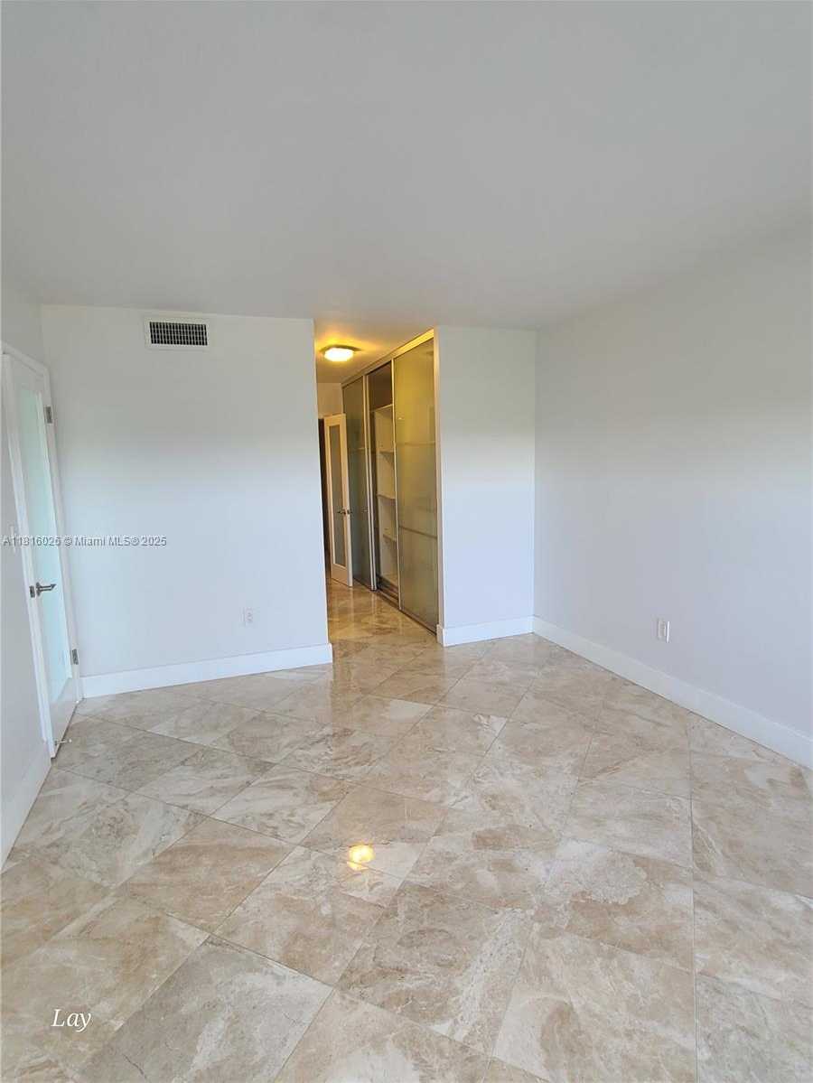 Small Image of 16850 SOUTH GLADES DR #7F, North Miami Beach Number 8