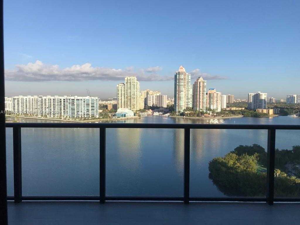 Small Image of Aventura Number 19