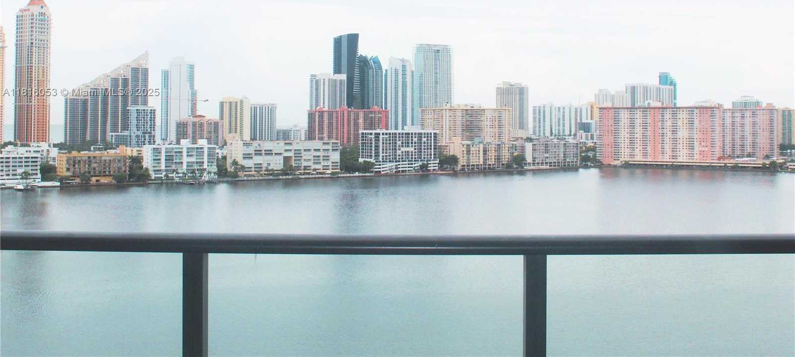 Small Image of Aventura Number 22