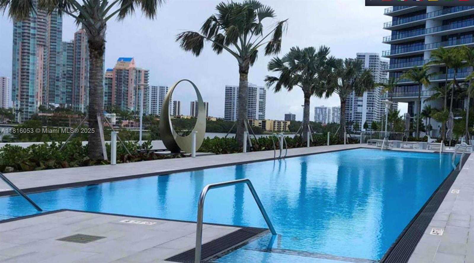 Small Image of Aventura Number 35