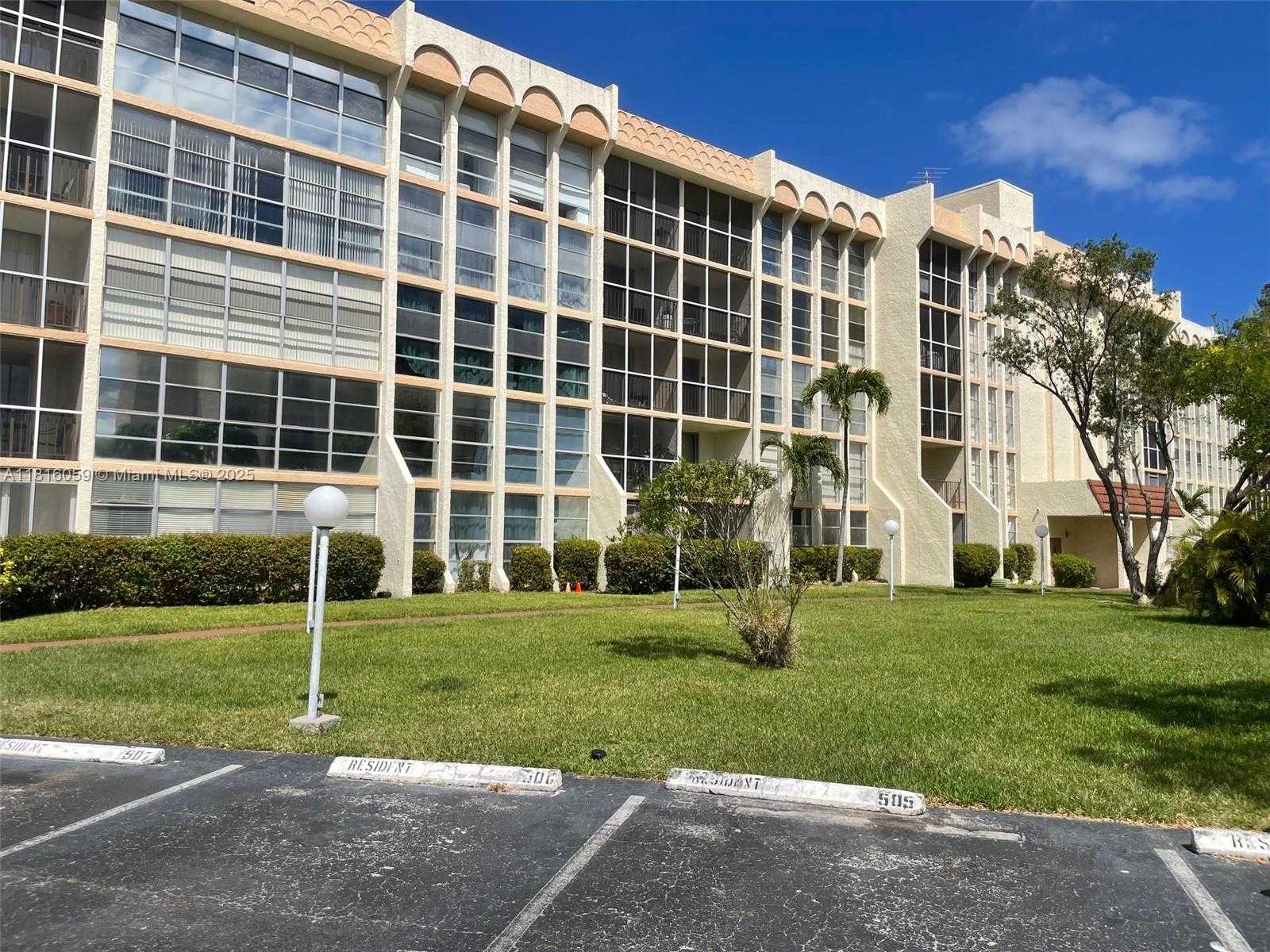 Small Image of 851 THREE ISLANDS BLVD #218, Hallandale Beach Number 10