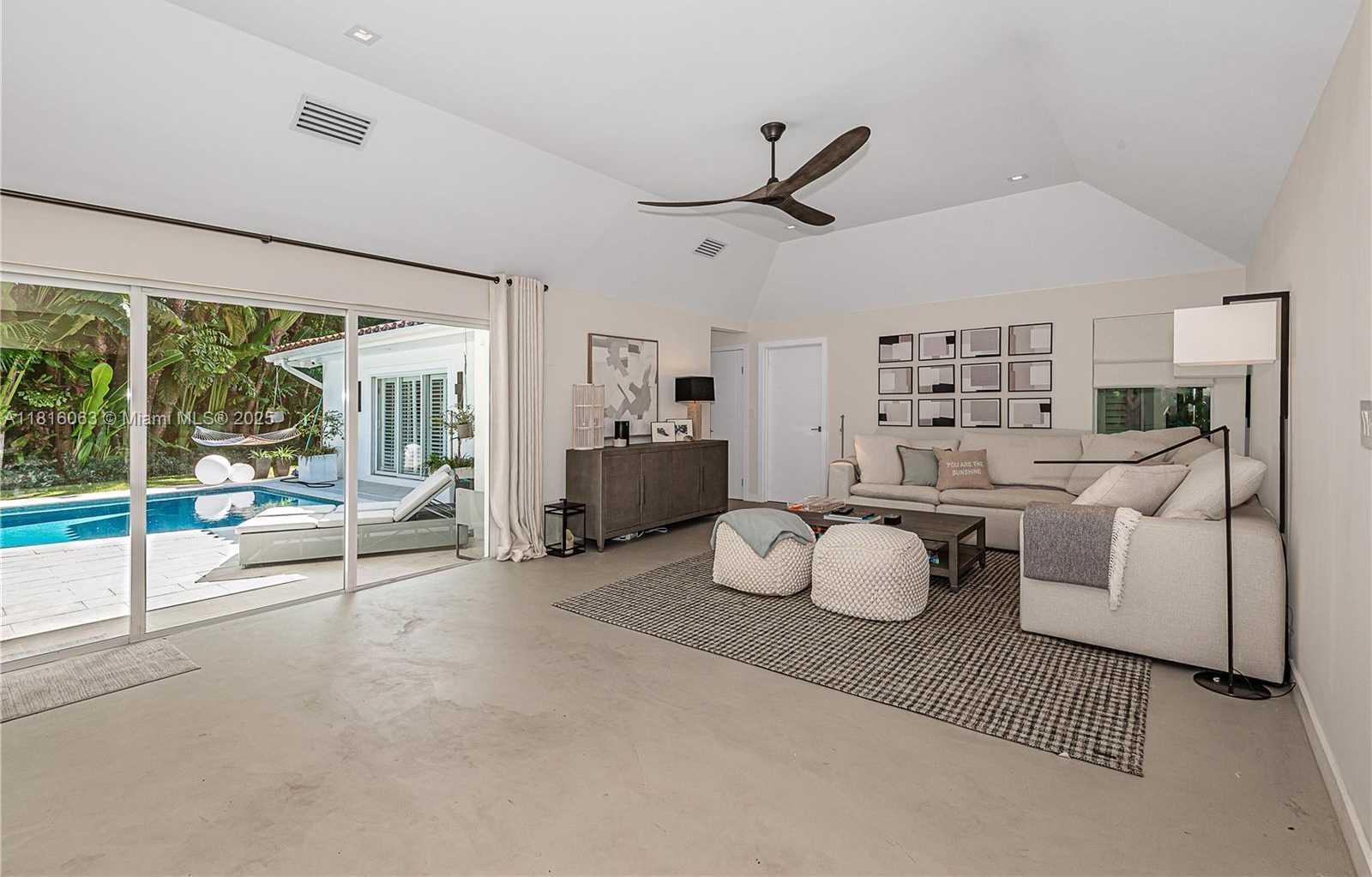 Small Image of 375 HARBOR CT #., Key Biscayne Number 12