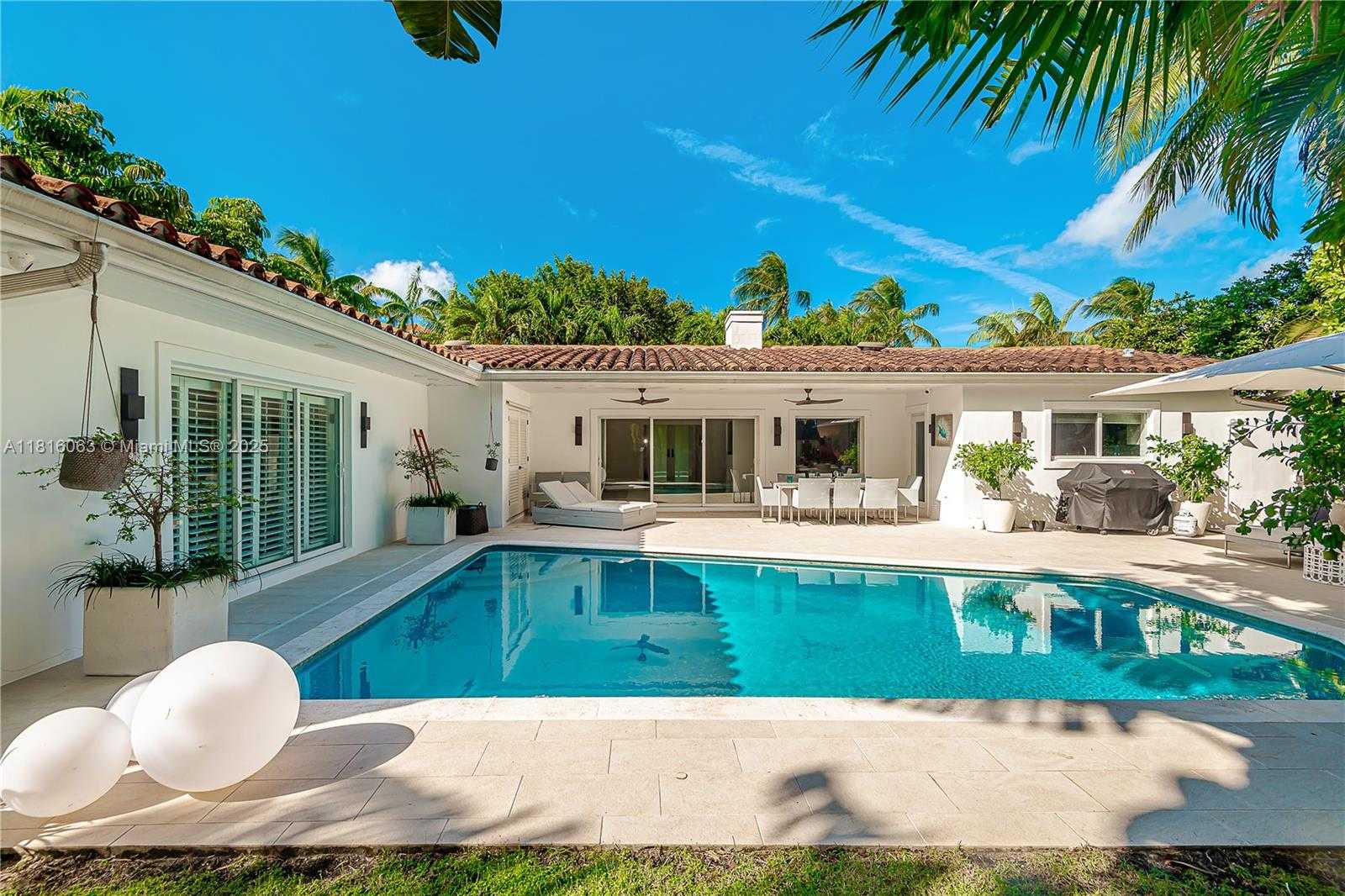 Small Image of 375 HARBOR CT #., Key Biscayne Number 2