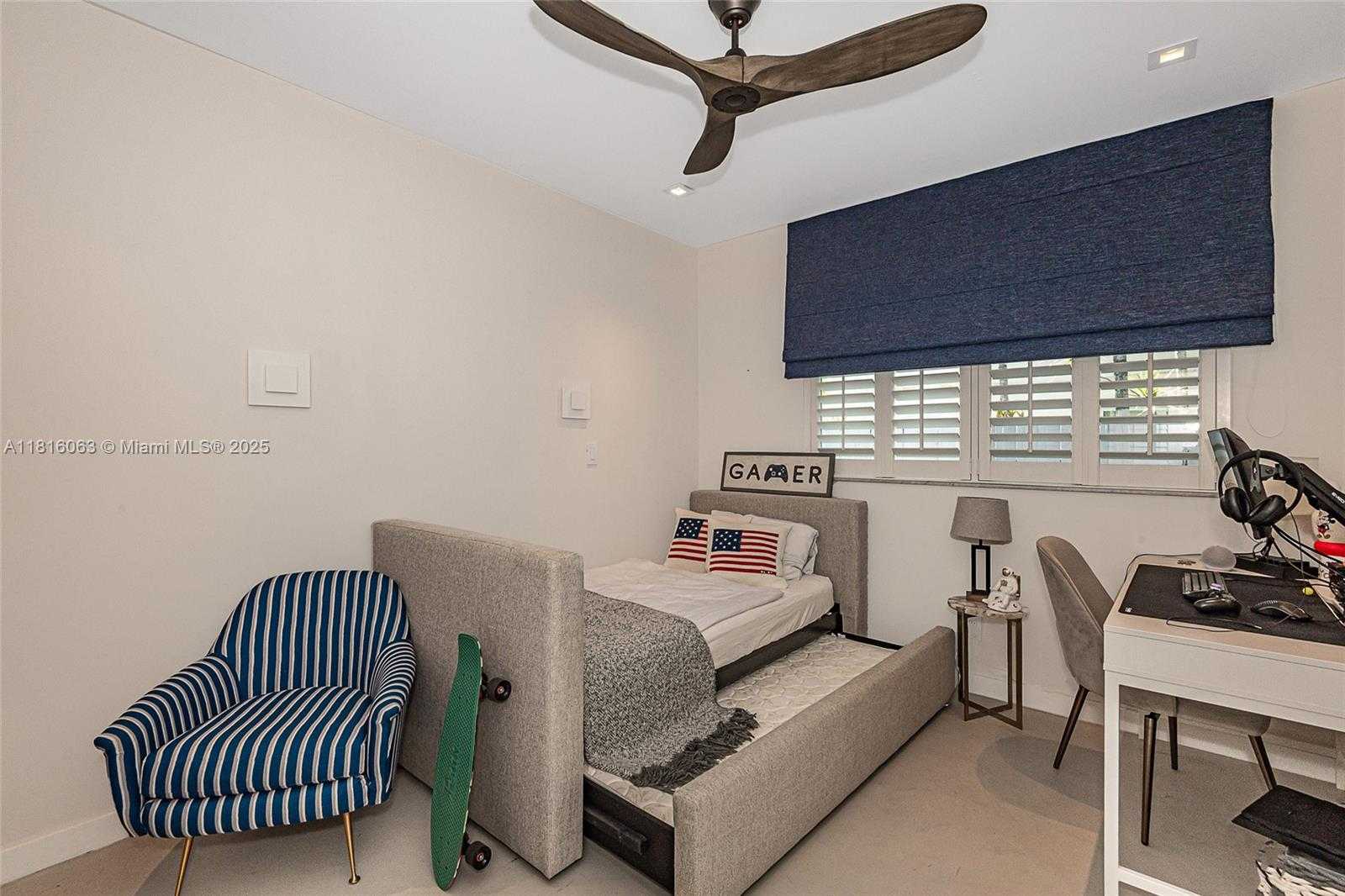 Small Image of 375 HARBOR CT #., Key Biscayne Number 31