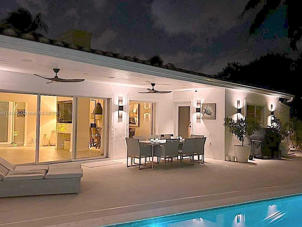 Small Image of 375 HARBOR CT #., Key Biscayne Number 39