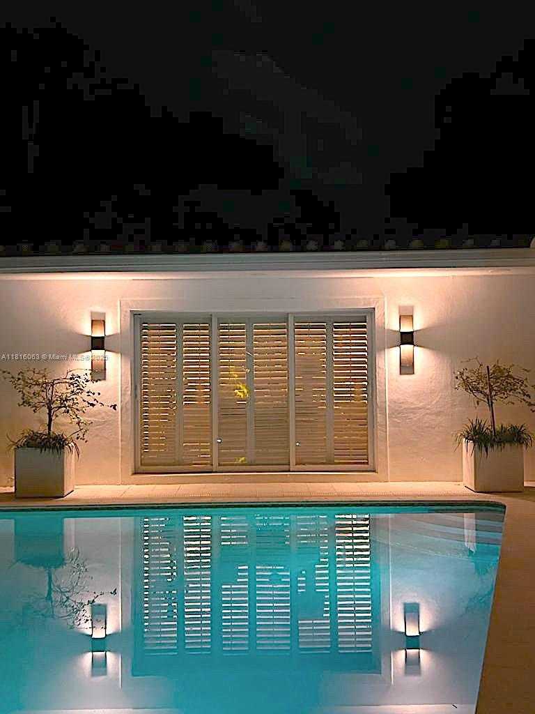 Small Image of 375 HARBOR CT #., Key Biscayne Number 42