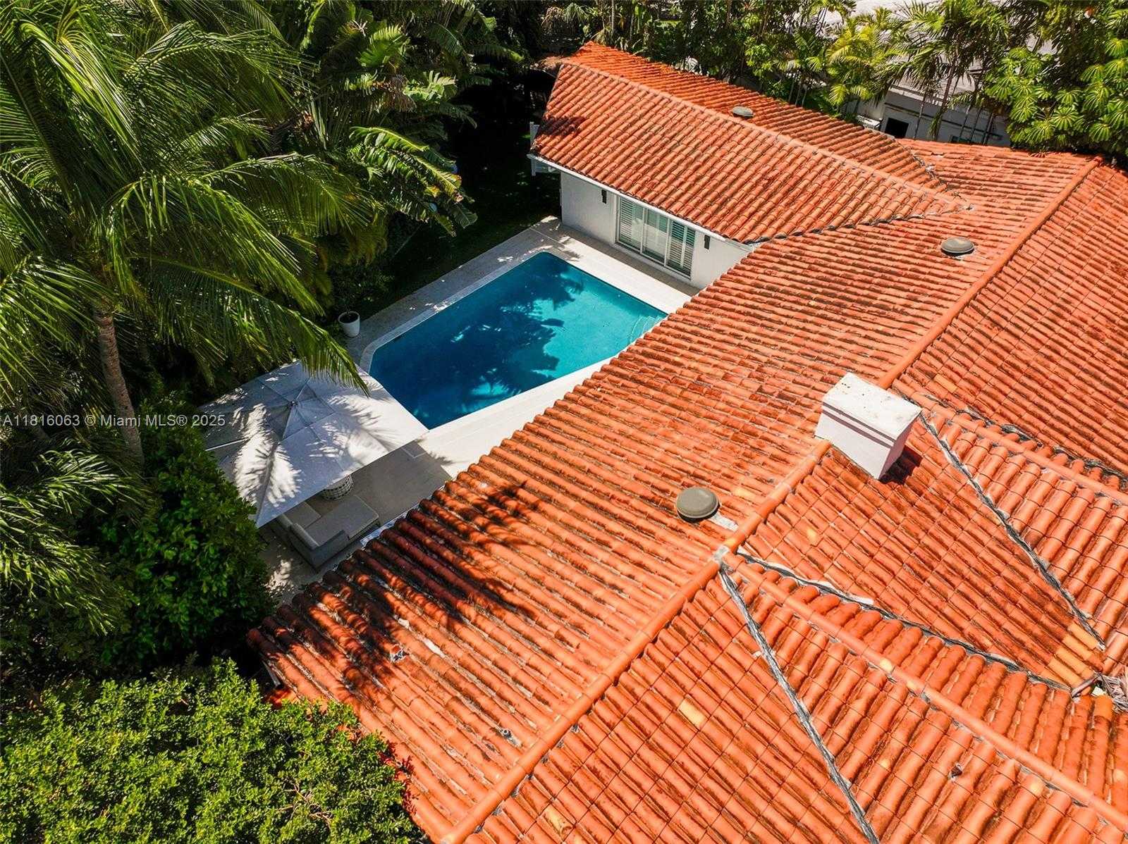 Small Image of 375 HARBOR CT #., Key Biscayne Number 46