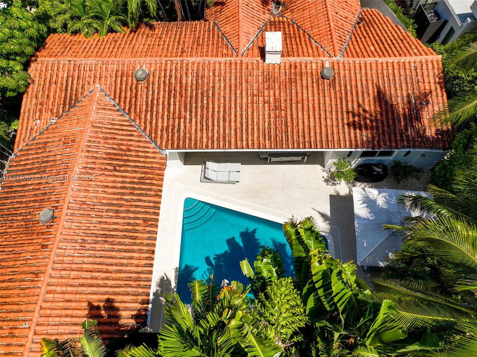 Small Image of 375 HARBOR CT #., Key Biscayne Number 47