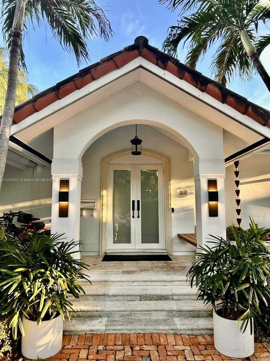 Small Image of 375 HARBOR CT #., Key Biscayne Number 5