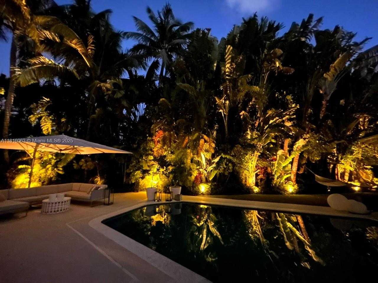 Small Image of 375 HARBOR CT #., Key Biscayne Number 57