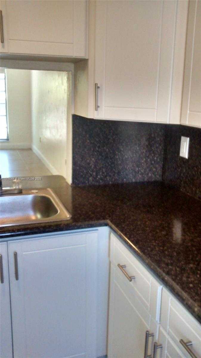 Small Image of 1650 SOUTH LE JEUNE RD #204, Coral Gables Number 10