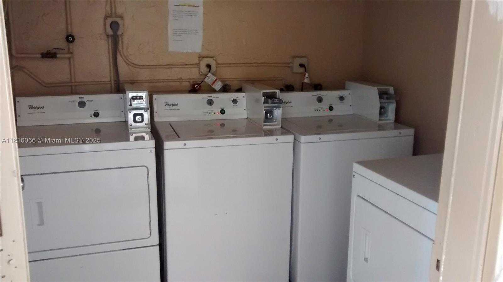 Small Image of 1650 SOUTH LE JEUNE RD #204, Coral Gables Number 13