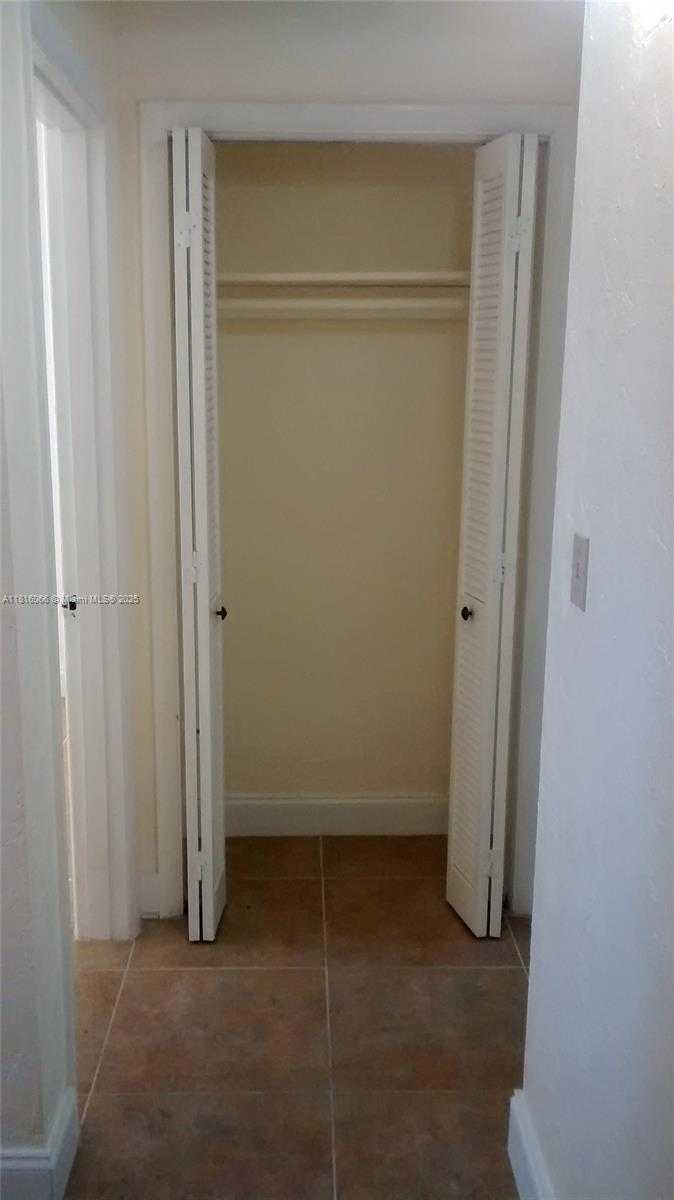 Small Image of 1650 SOUTH LE JEUNE RD #204, Coral Gables Number 16