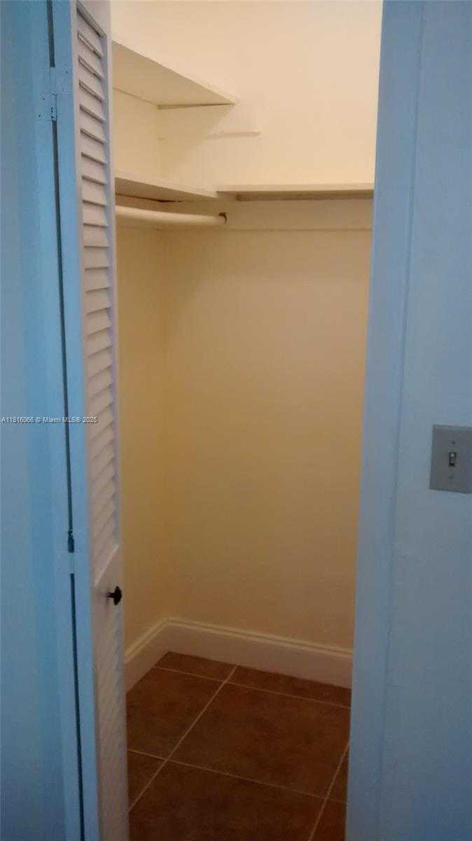 Small Image of 1650 SOUTH LE JEUNE RD #204, Coral Gables Number 8