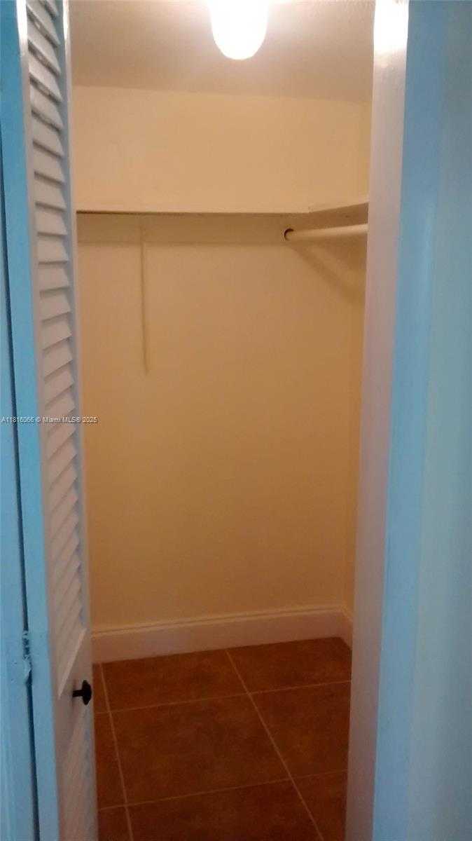 Small Image of 1650 SOUTH LE JEUNE RD #204, Coral Gables Number 9