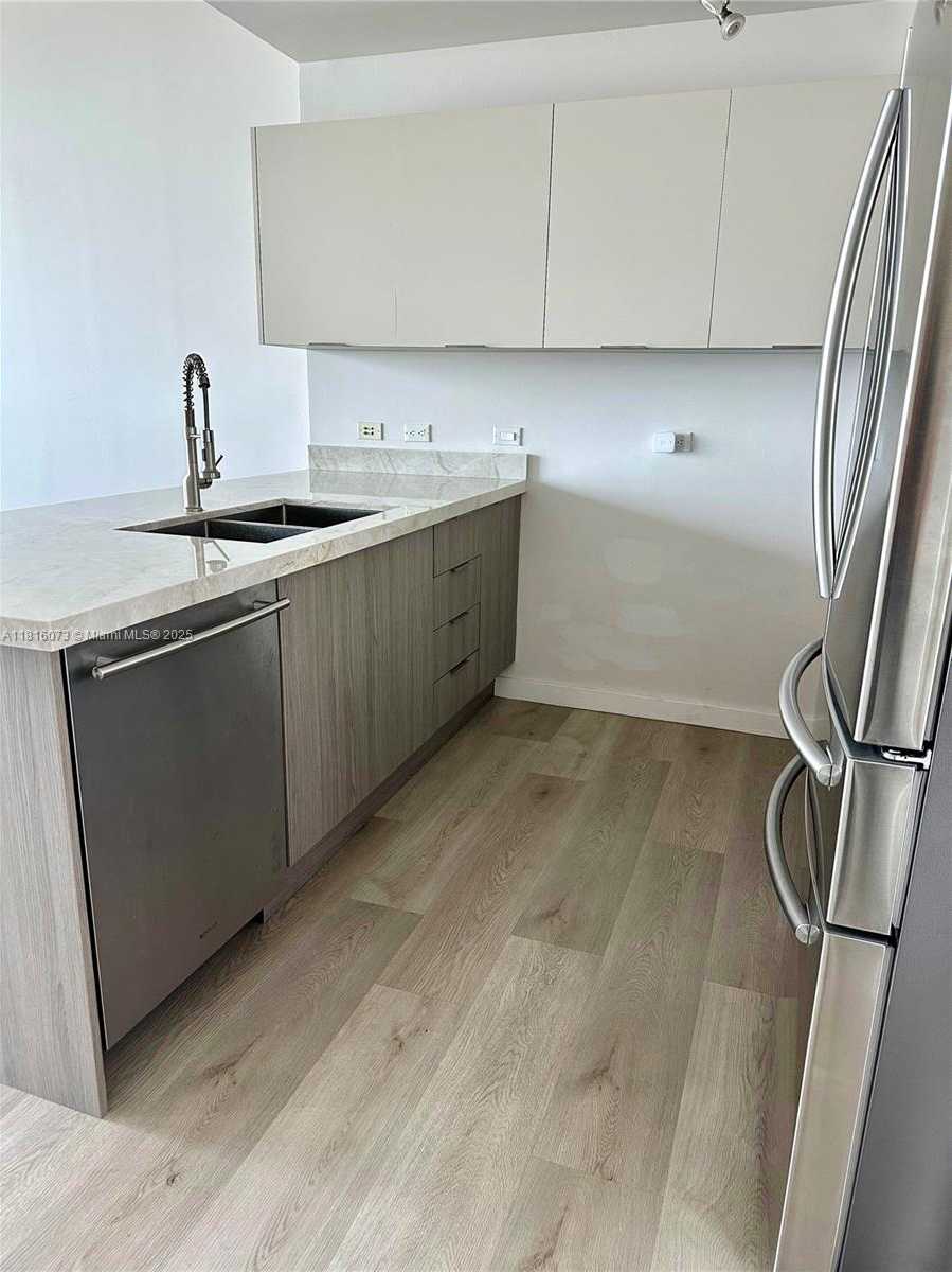 Small Image of 3301 NORTH EAST 1ST AVE #H1811, Miami Number 3