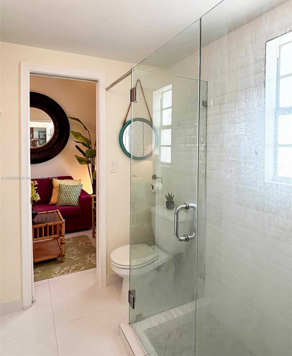 Small Image of 335 OCEAN DR #114, Miami Beach Number 10