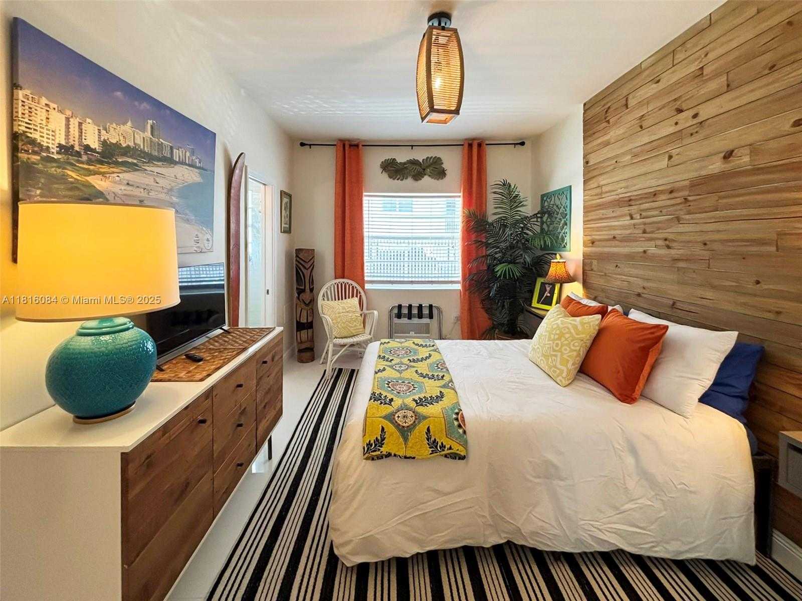 Small Image of 335 OCEAN DR #114, Miami Beach Number 12