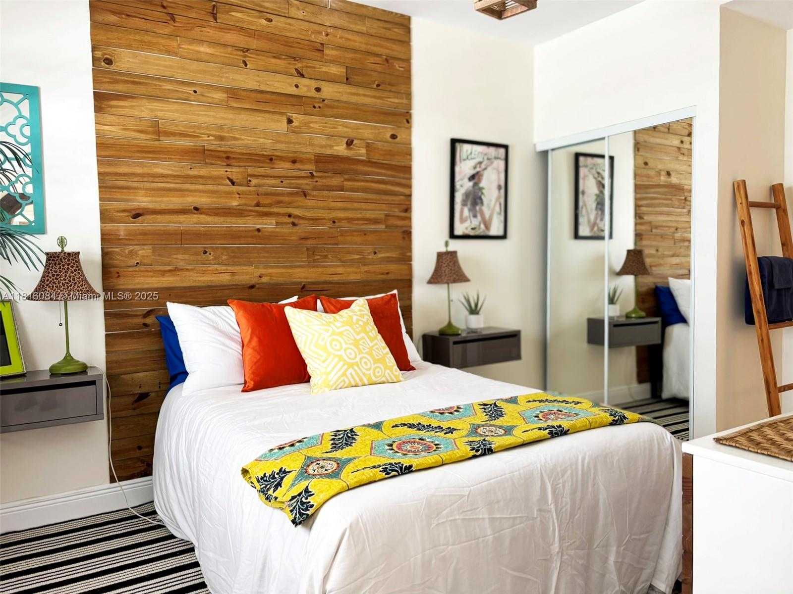 Small Image of 335 OCEAN DR #114, Miami Beach Number 15