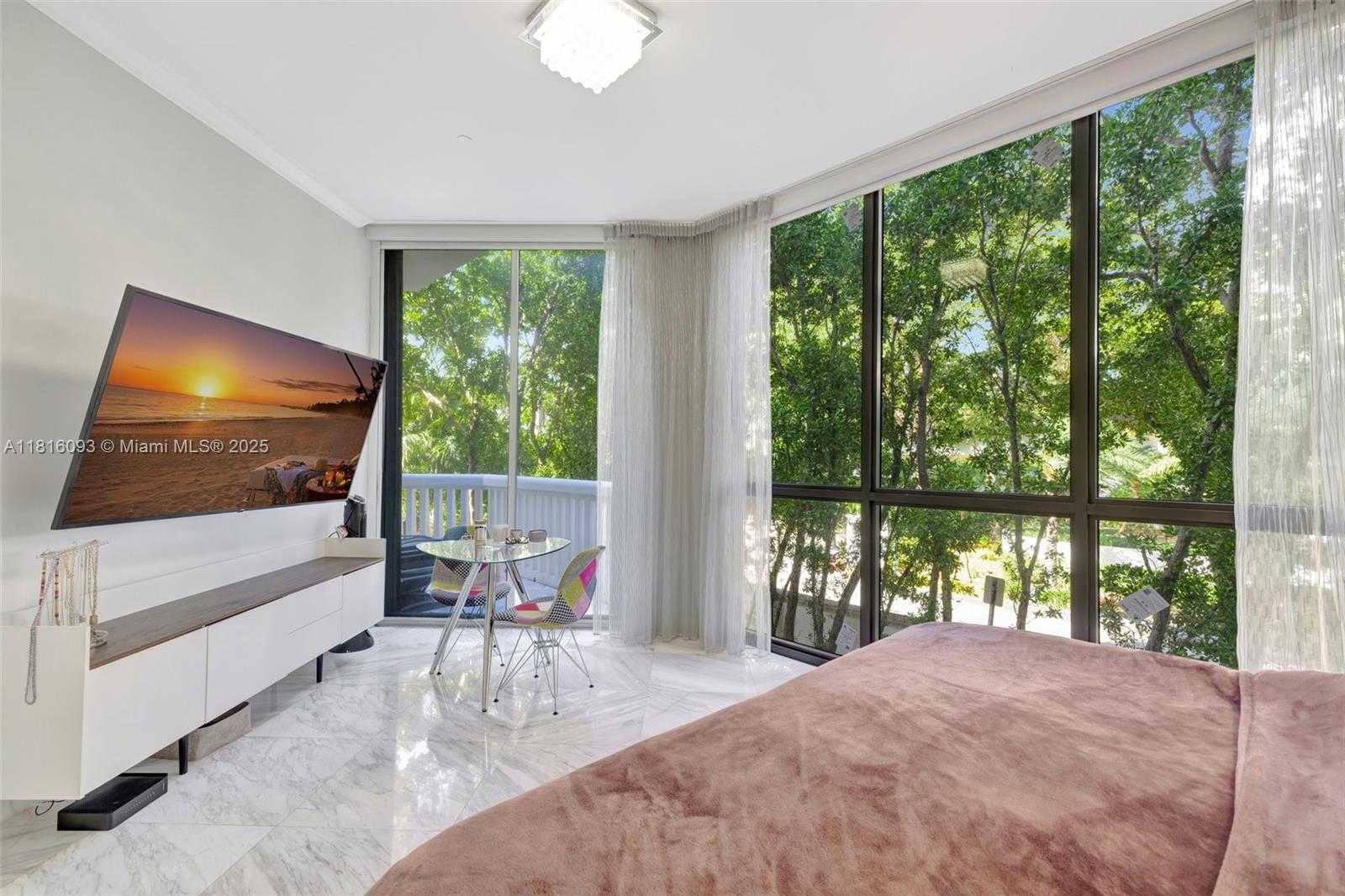Small Image of 2000 ISLAND BLVD #204, Aventura Number 17