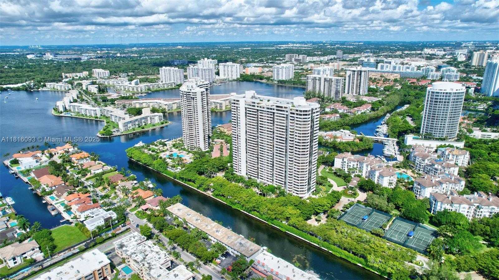 Small Image of 2000 ISLAND BLVD #204, Aventura Number 37