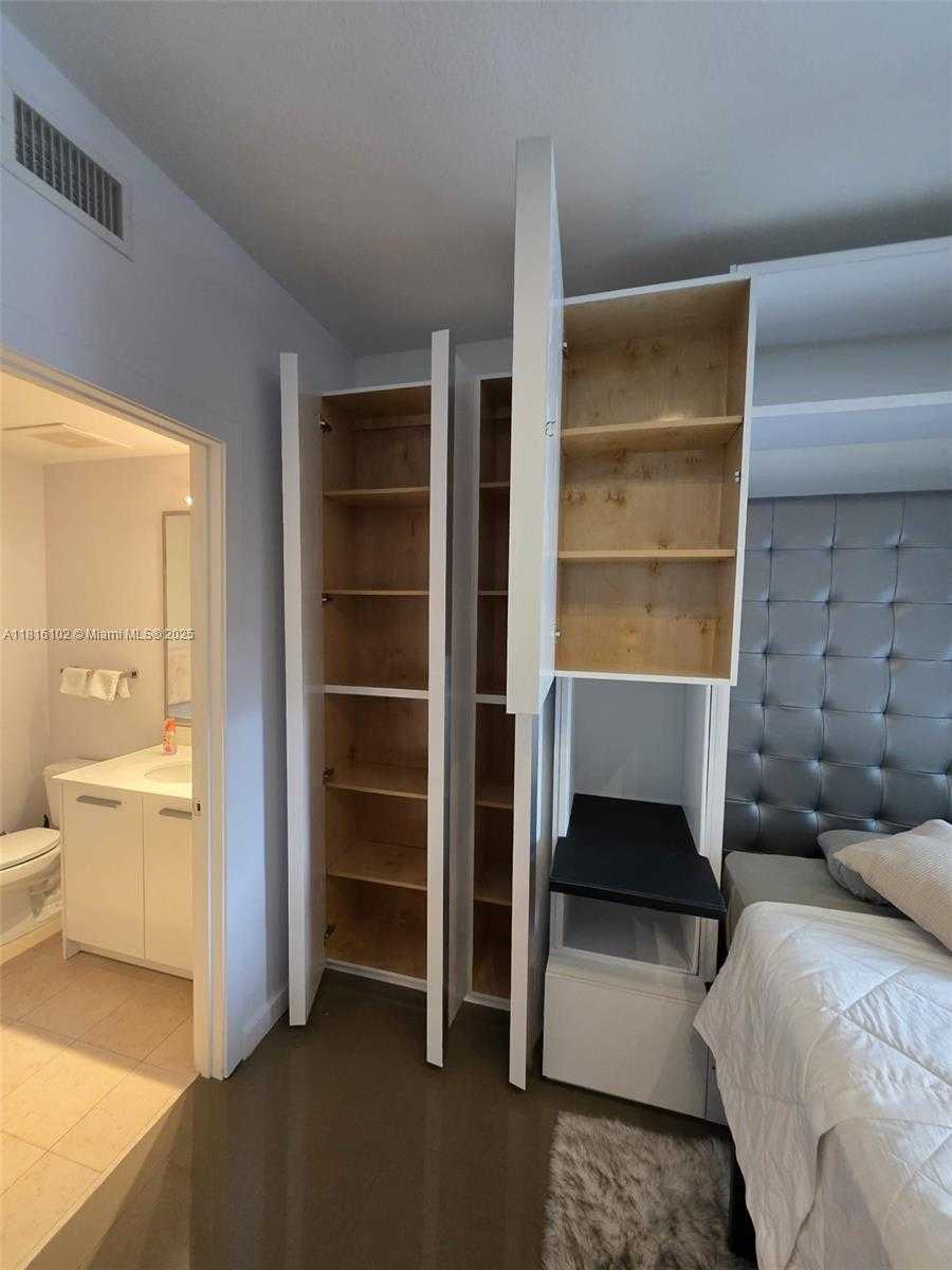 Small Image of 1060 BRICKELL AVE #2201, Miami Number 11