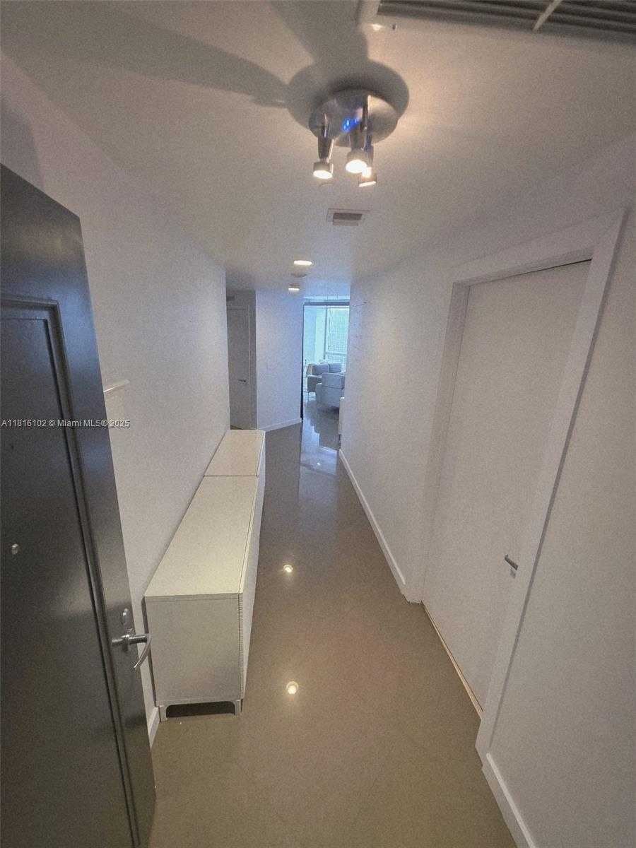 Small Image of 1060 BRICKELL AVE #2201, Miami Number 17