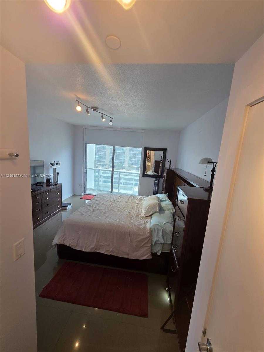 Small Image of 1060 BRICKELL AVE #2201, Miami Number 23