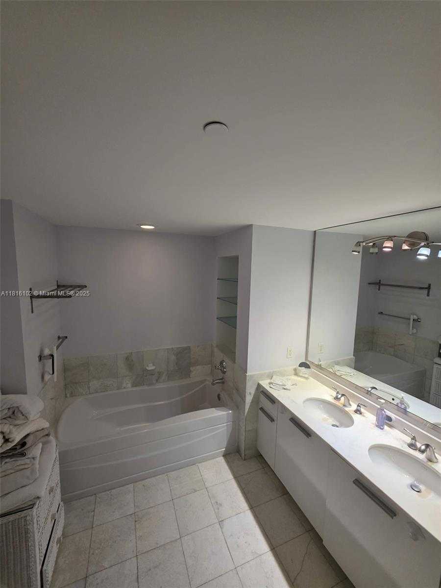 Small Image of 1060 BRICKELL AVE #2201, Miami Number 26