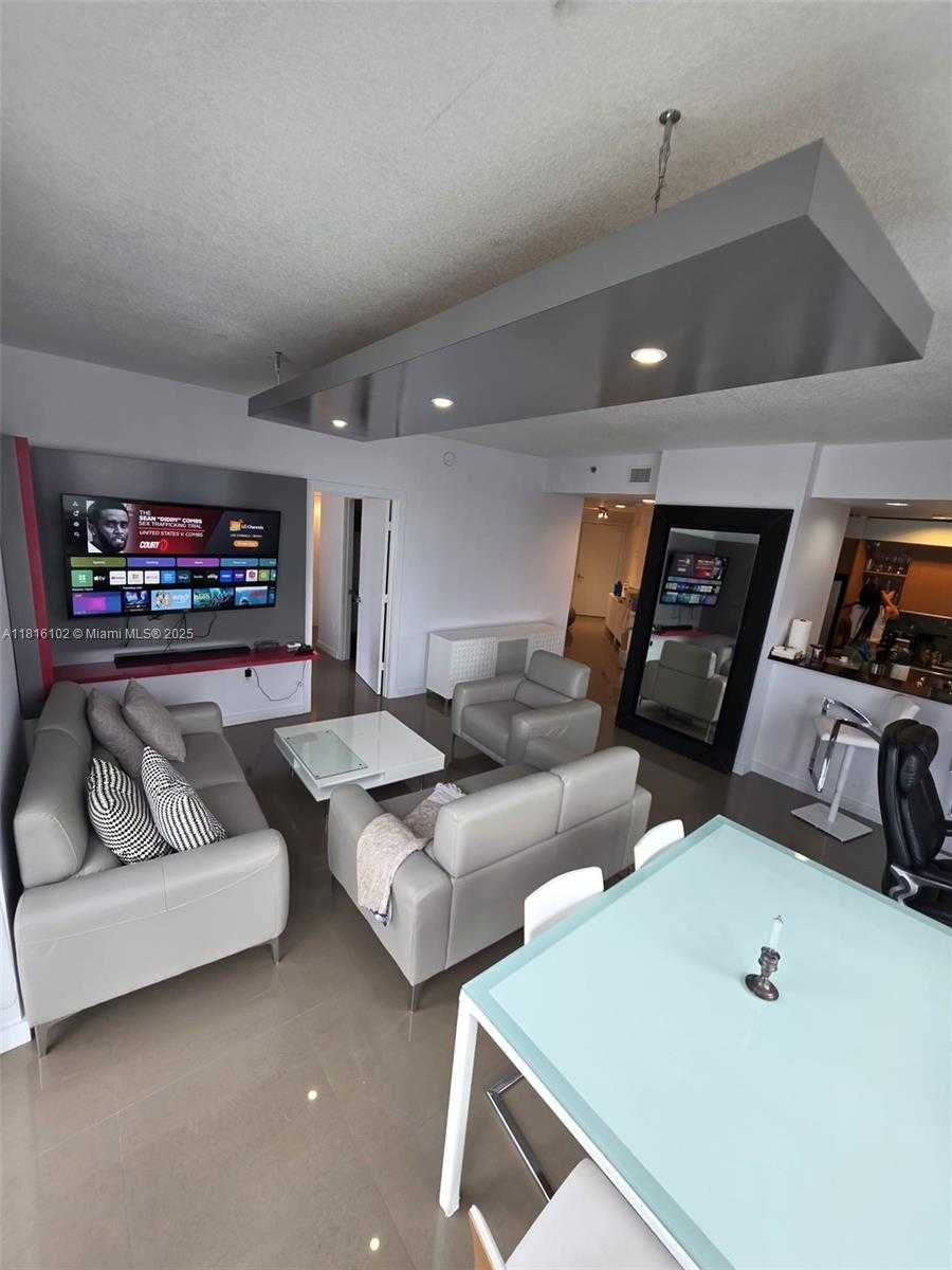 Small Image of 1060 BRICKELL AVE #2201, Miami Number 3