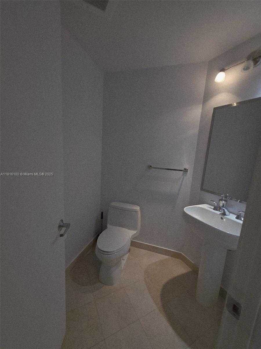 Small Image of 1060 BRICKELL AVE #2201, Miami Number 35