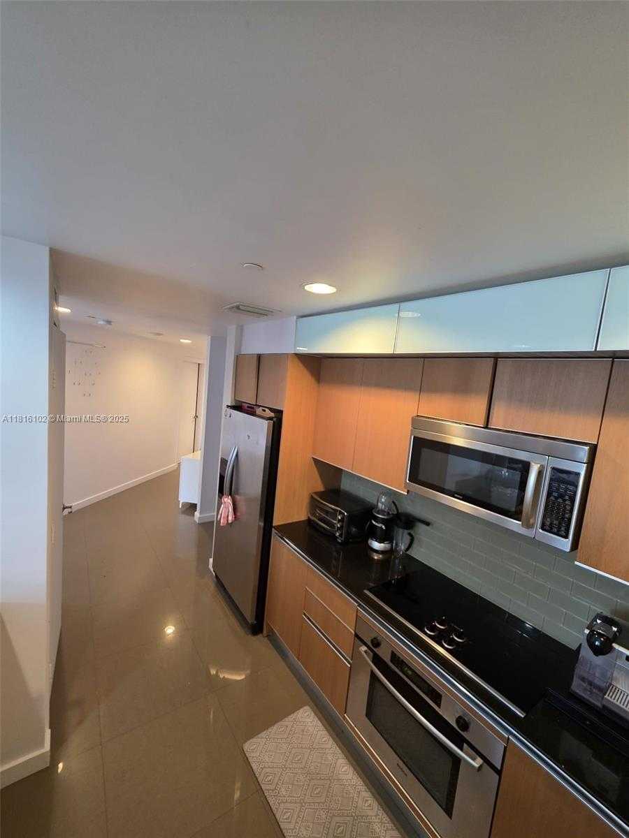 Small Image of 1060 BRICKELL AVE #2201, Miami Number 4