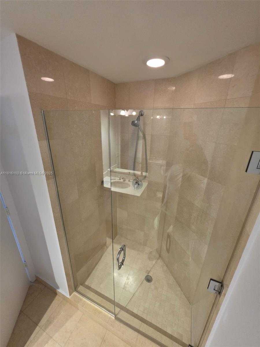 Small Image of 1060 BRICKELL AVE #2201, Miami Number 8