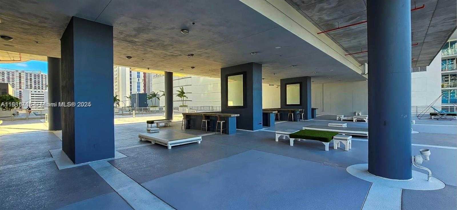 Small Image of 690 SOUTH WEST 1ST CT #1516, Miami Number 15