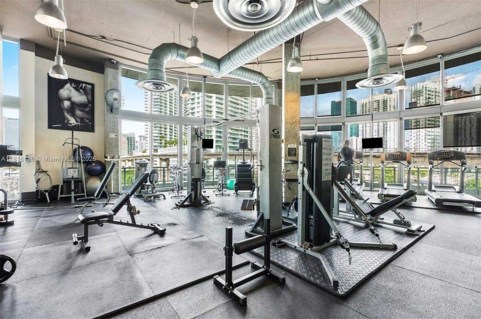 Small Image of 690 SOUTH WEST 1ST CT #1516, Miami Number 22
