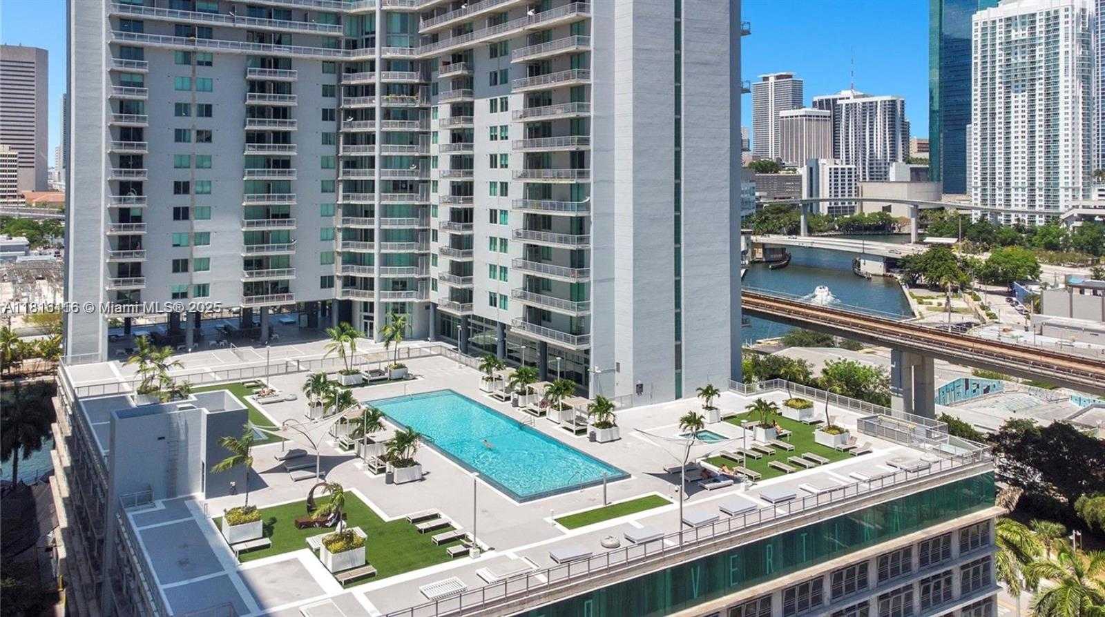 Small Image of 690 SOUTH WEST 1ST CT #1516, Miami Number 33