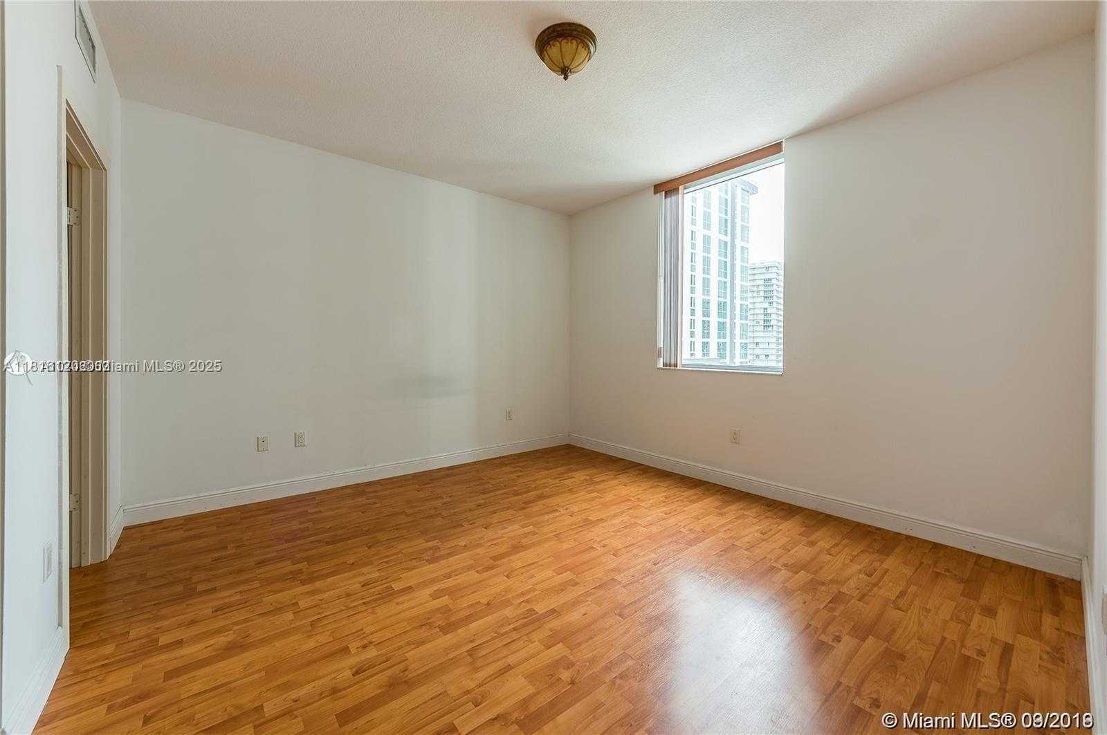 Small Image of 1060 BRICKELL AVE #2315, Miami Number 5