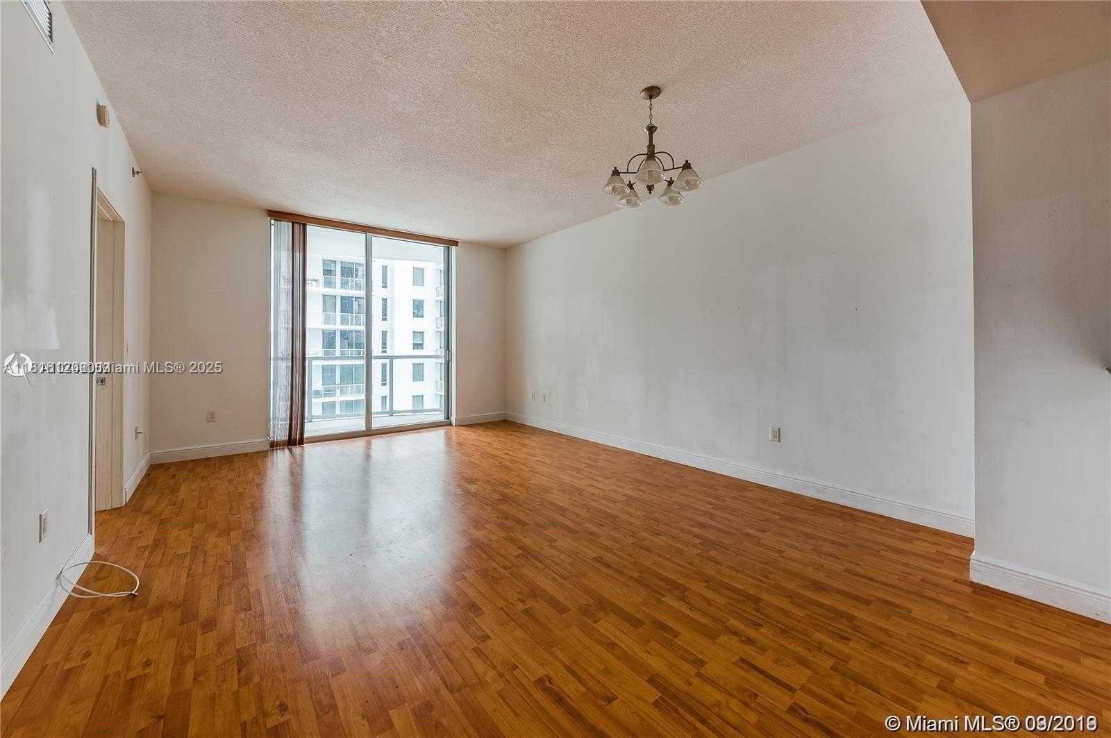 Small Image of 1060 BRICKELL AVE #2315, Miami Number 7