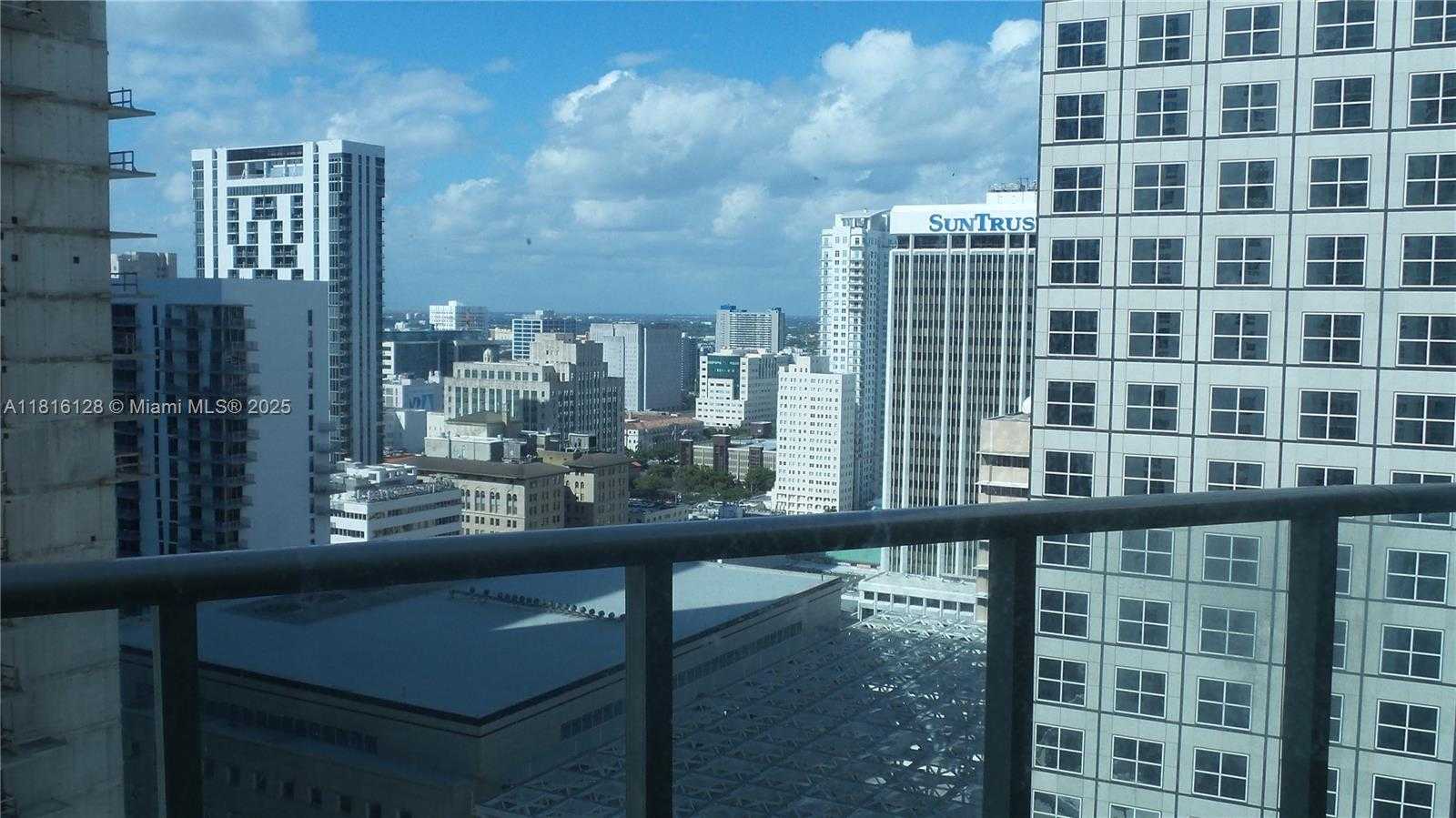Small Image of 300 SOUTH BISCAYNE BLVD #2705, Miami Number 10