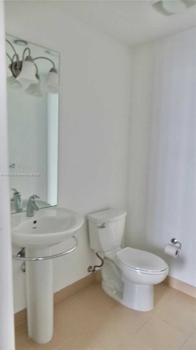 Small Image of 300 SOUTH BISCAYNE BLVD #2705, Miami Number 11