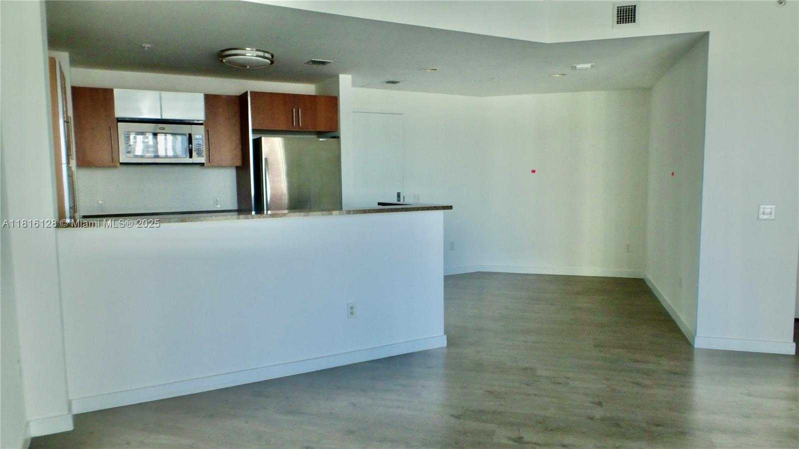 Small Image of 300 SOUTH BISCAYNE BLVD #2705, Miami Number 4