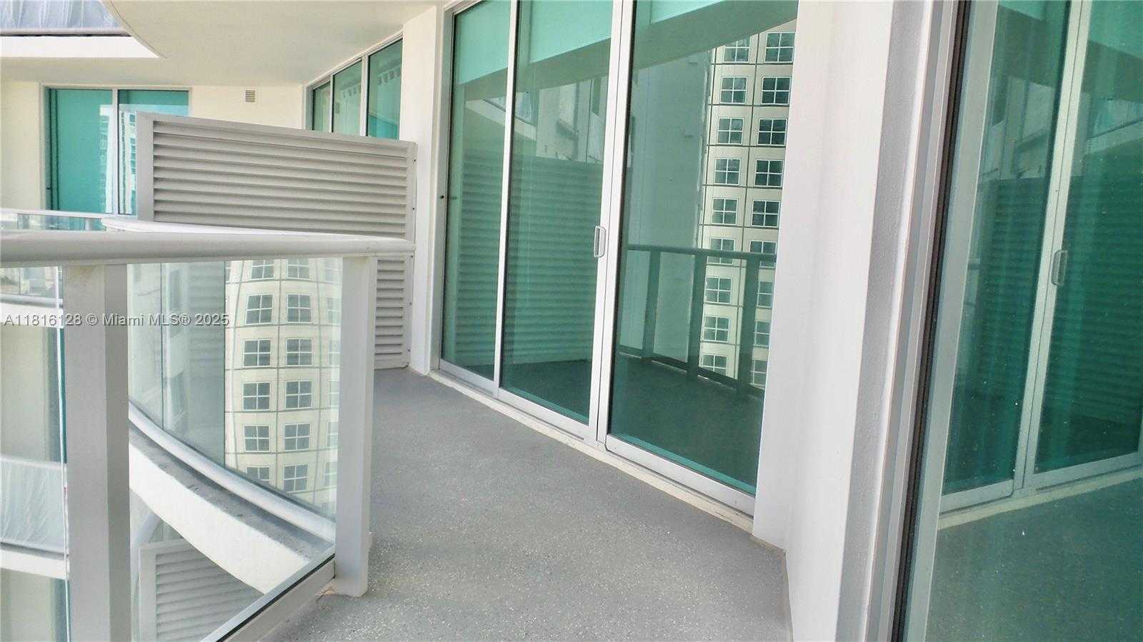 Small Image of 300 SOUTH BISCAYNE BLVD #2705, Miami Number 6