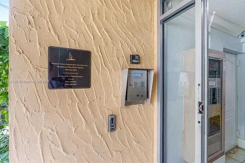 Small Image of 2000 NORTH EAST 135TH ST #609, North Miami Number 2