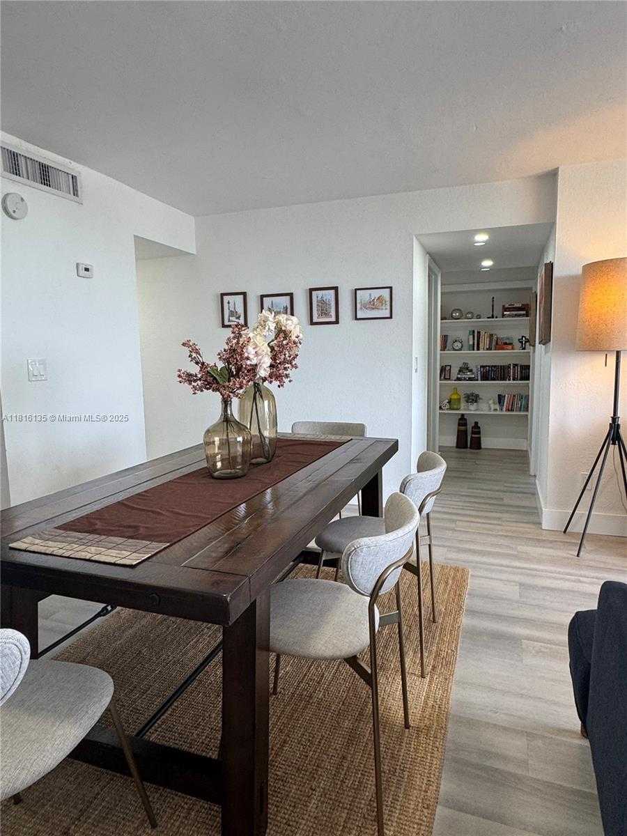 Small Image of 2000 NORTH EAST 135TH ST #609, North Miami Number 4