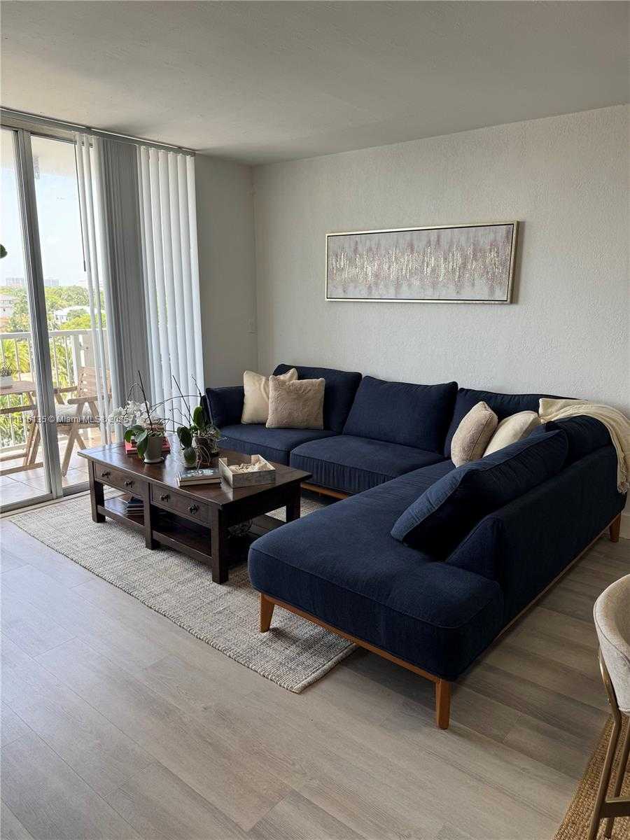 Small Image of 2000 NORTH EAST 135TH ST #609, North Miami Number 5