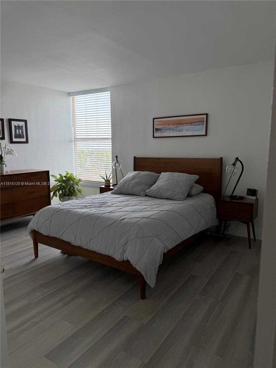 Small Image of 2000 NORTH EAST 135TH ST #609, North Miami Number 8