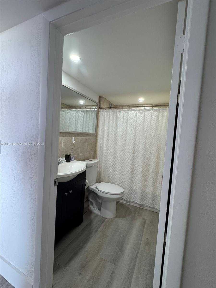 Small Image of 2000 NORTH EAST 135TH ST #609, North Miami Number 9