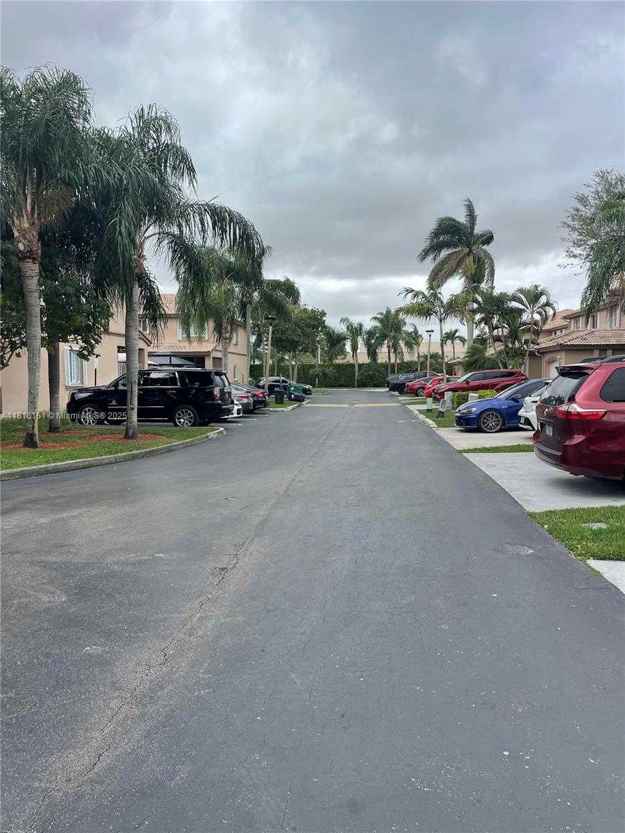 Small Image of 16213 SOUTH WEST 72ND TER #16213, Miami Number 12
