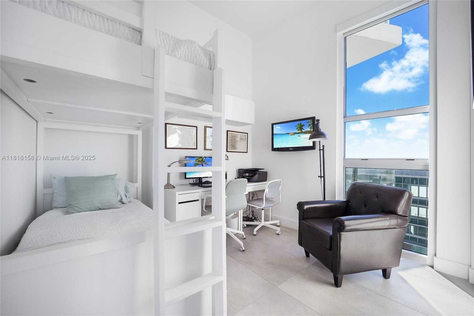 Small Image of 1100 SOUTH MIAMI AVE #PH, Miami Number 10